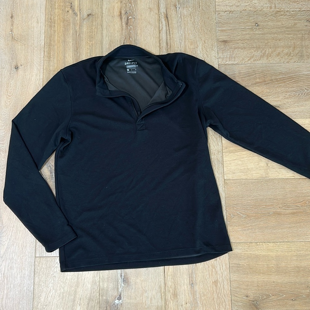 Nike men’s long sleeve dri-fit quarter zip in size medium